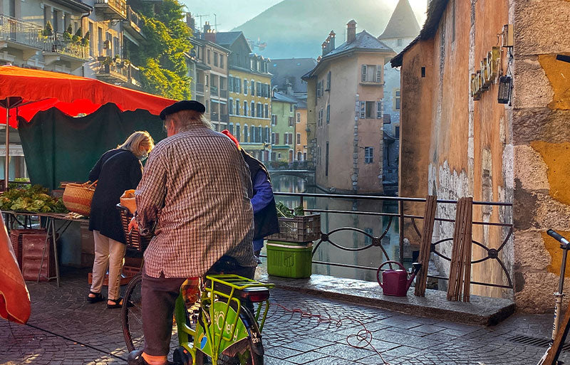 Annecy is everything a French alpine city should be – fairy tale pretty, historic, cultural, friendly and utterly deliciou