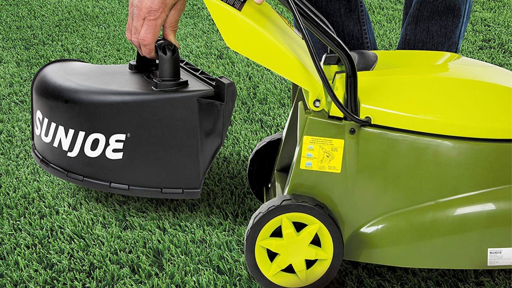 Sun Joe’s 14-inch electric mower with bagger falls to $118 (2022 low), more in New Green Deals